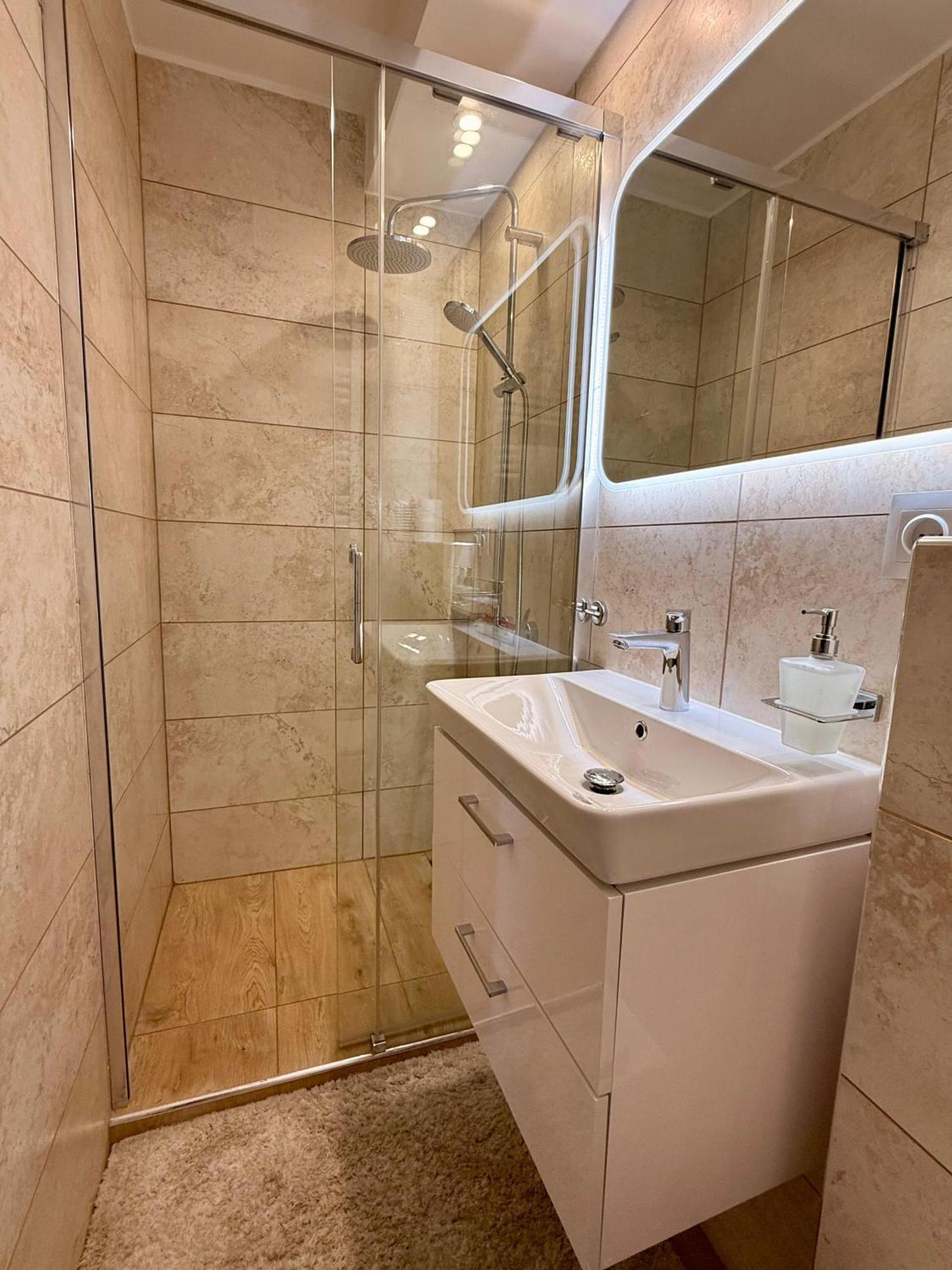 Apartamenty Izerskie Gorska 8 - Blisko Park I Dom Zdrojowy Oraz Wyjscie Na Sky Walk Swieradow-Zdroj Luaran gambar